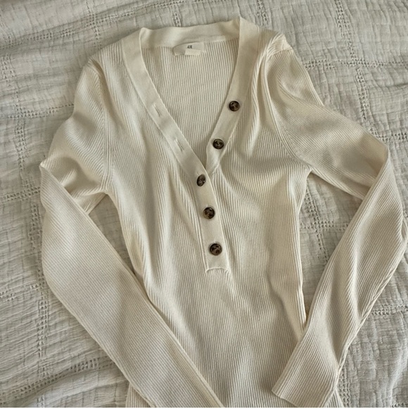 H&M Beige Ribbed Knit Top - Picture 2 of 3